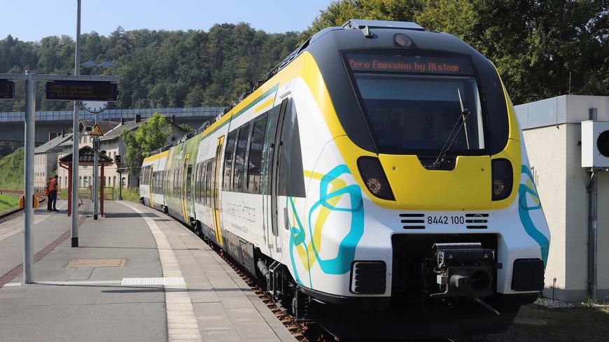 Alstom presents its battery-powered multiple unit train in Saxony